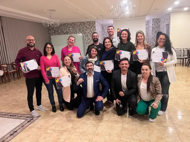 Cristiano Brasil em evento sobre compulsão alimentar e ansiedade